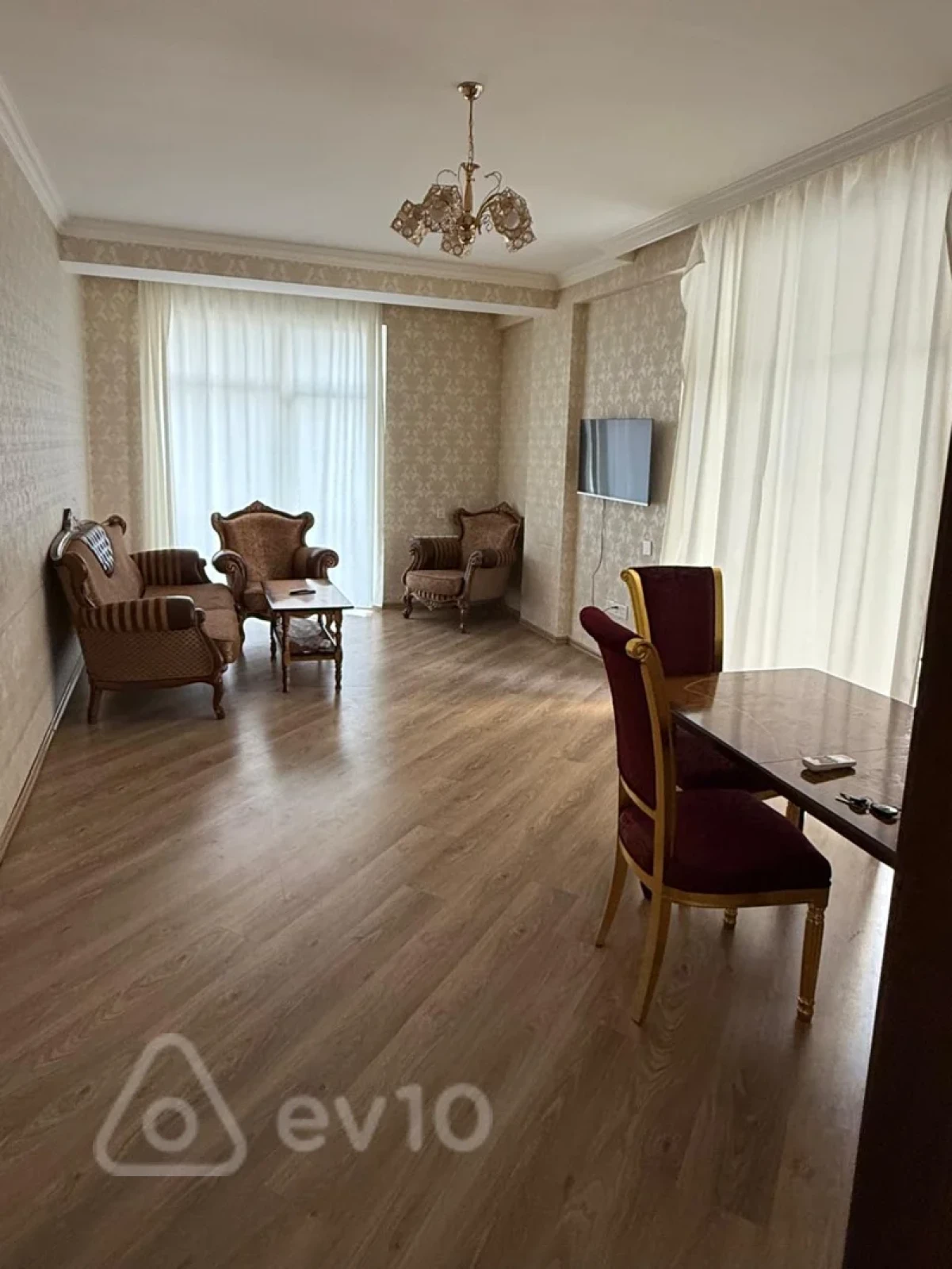 Kirayə verilir 2 otaqlı yeni tikili 80 m²