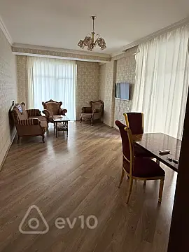 Kirayə verilir 2 otaqlı yeni tikili 80 m²