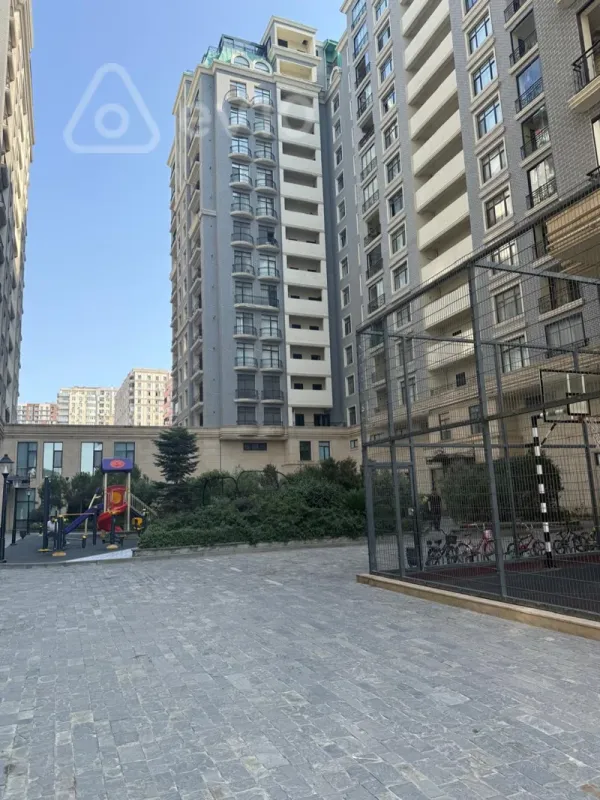 Kirayə verilir 2 otaqlı yeni tikili 80 m²