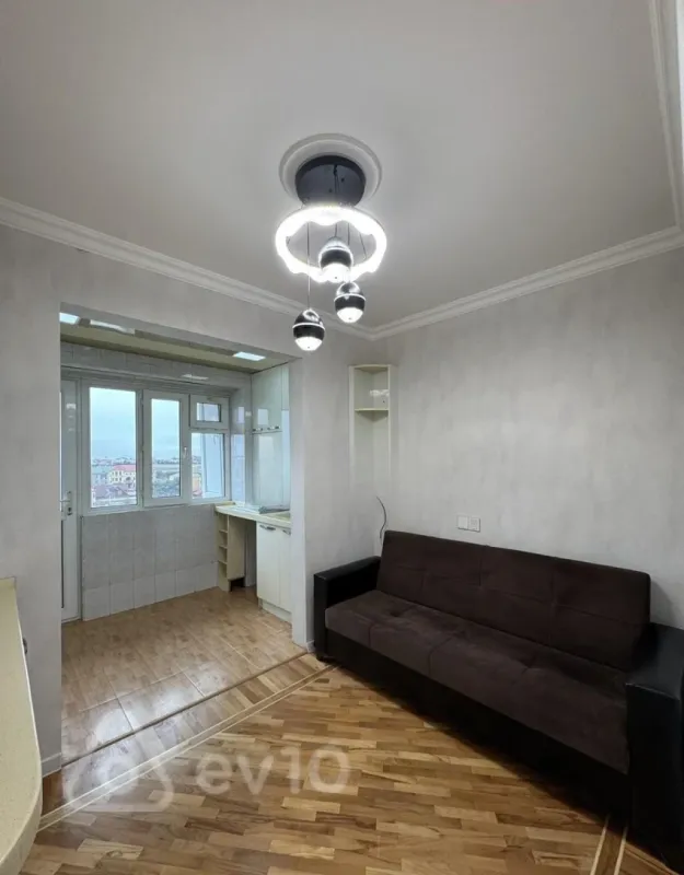 Satılır 2 otaqlı köhnə tikili 60 m²