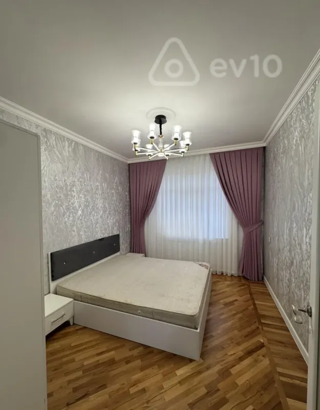 Satılır 2 otaqlı köhnə tikili 60 m²