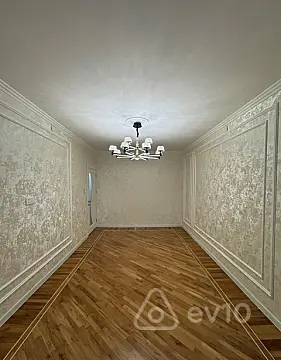 Satılır 2 otaqlı köhnə tikili 60 m²