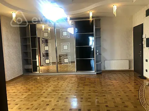 Satılır 4 otaqlı yeni tikili 217 m²