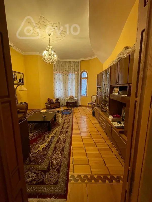 Kirayə verilir 14 otaqlı həyət evi 800 m²