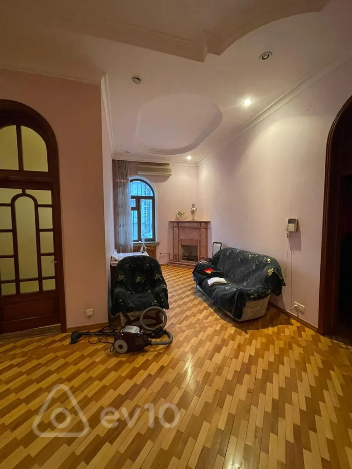 Kirayə verilir 14 otaqlı həyət evi 800 m²