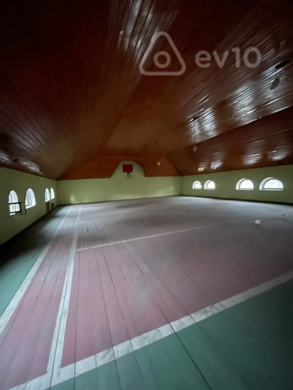 Kirayə verilir 14 otaqlı həyət evi 800 m²