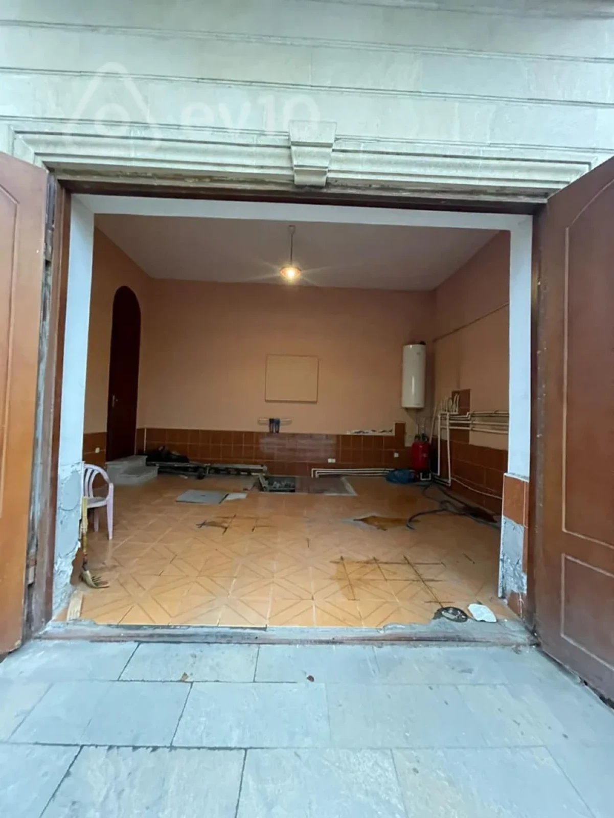 Kirayə verilir 14 otaqlı həyət evi 800 m²