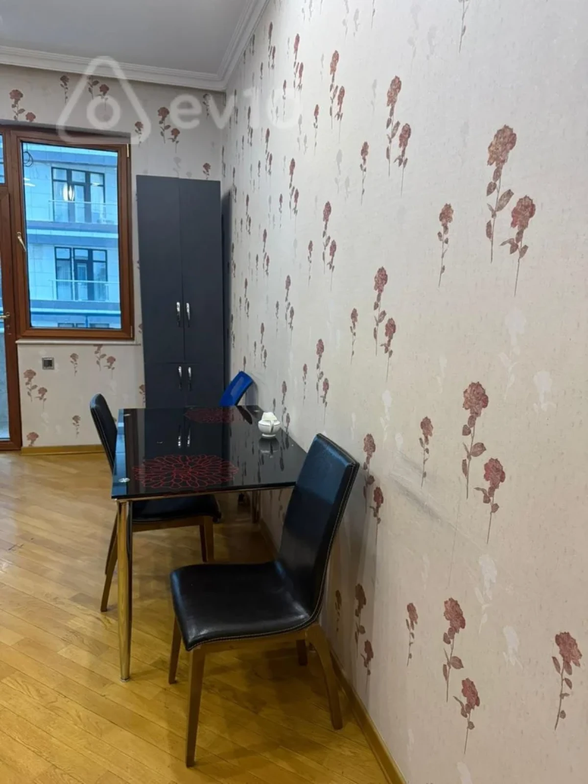 Kirayə verilir 4 otaqlı yeni tikili 185 m²