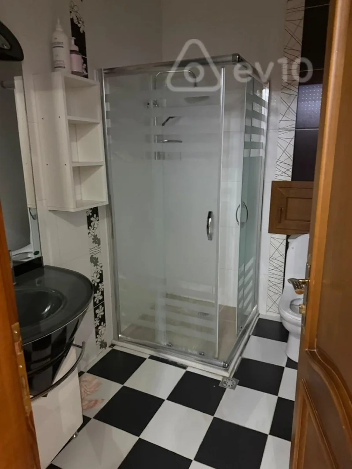 Kirayə verilir 4 otaqlı yeni tikili 185 m²