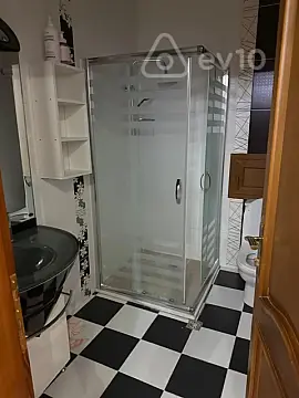 Kirayə verilir 4 otaqlı yeni tikili 185 m²