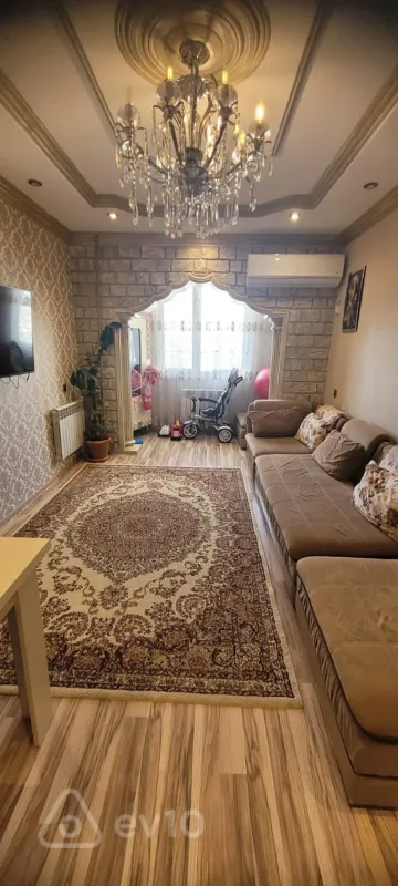 Satılır 2 otaqlı köhnə tikili 70 m²