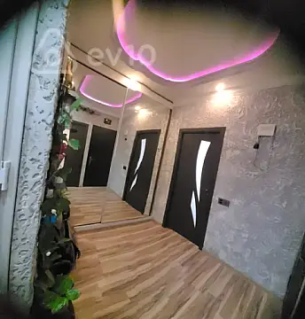 Satılır 2 otaqlı köhnə tikili 70 m²