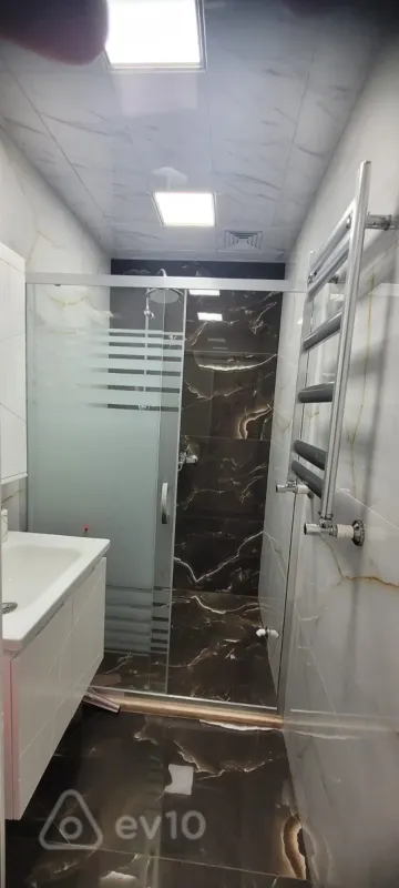 Satılır 2 otaqlı köhnə tikili 70 m²