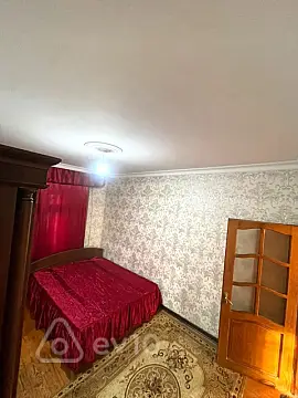 Kirayə verilir 3 otaqlı köhnə tikili 72 m²