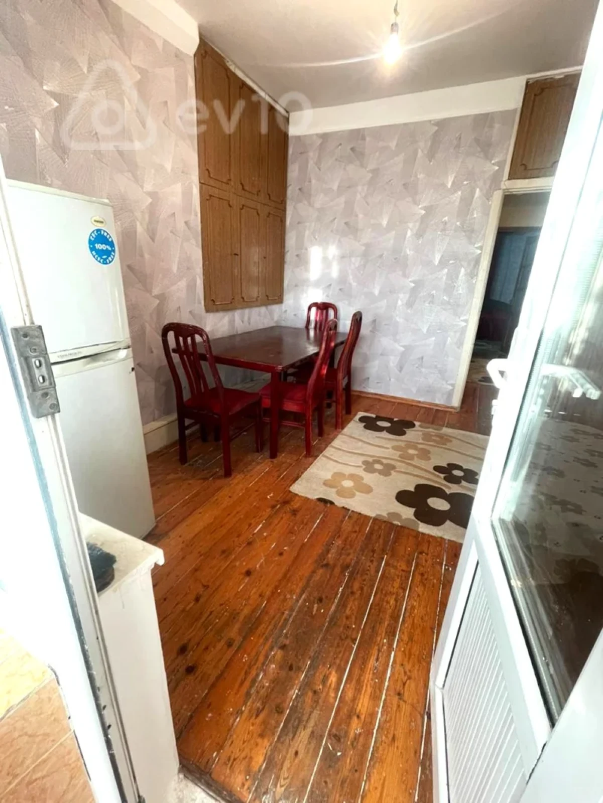 Kirayə verilir 3 otaqlı köhnə tikili 72 m²