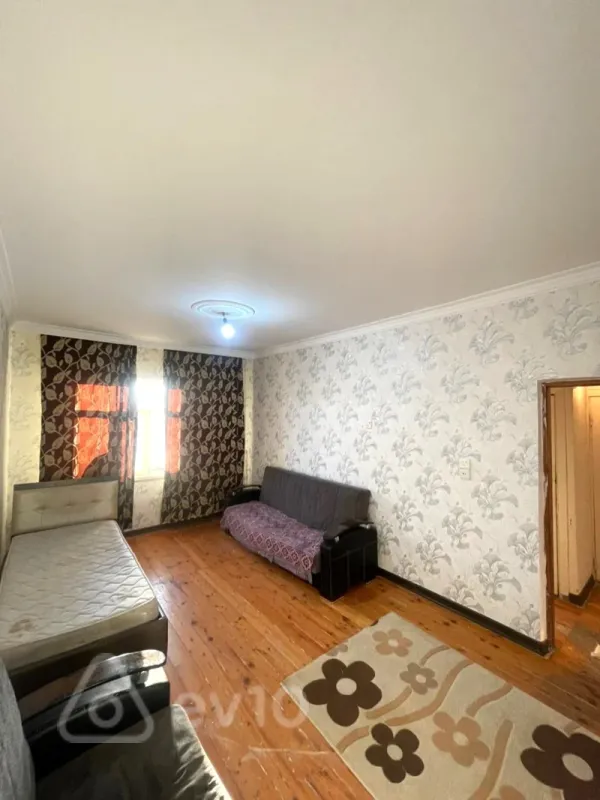 Kirayə verilir 3 otaqlı köhnə tikili 72 m²