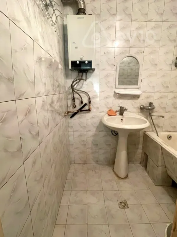 Kirayə verilir 3 otaqlı köhnə tikili 72 m²