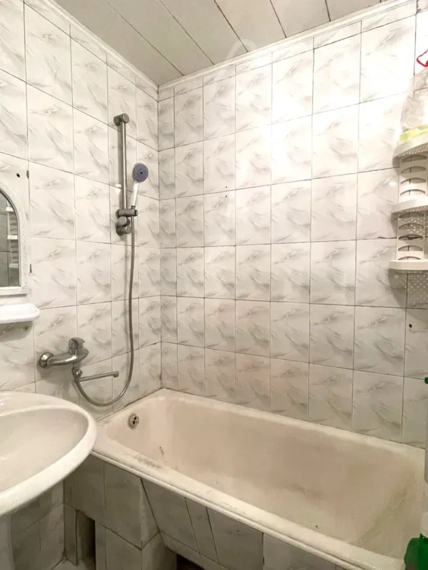 Kirayə verilir 3 otaqlı köhnə tikili 72 m²