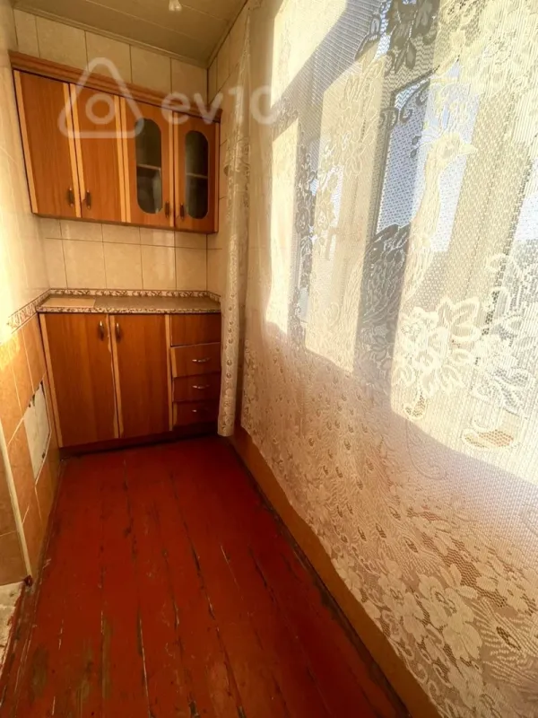 Kirayə verilir 3 otaqlı köhnə tikili 72 m²