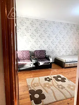 Kirayə verilir 3 otaqlı köhnə tikili 72 m²