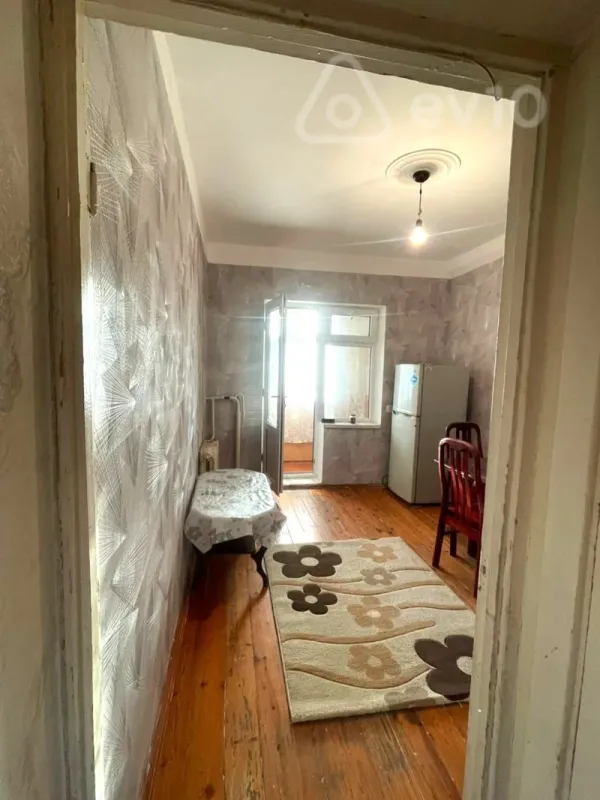 Kirayə verilir 3 otaqlı köhnə tikili 72 m²