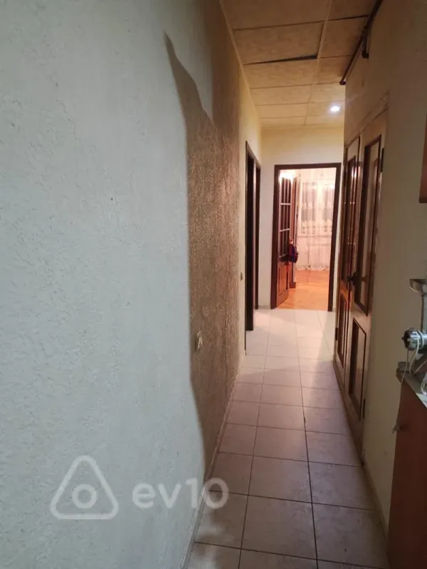 Kirayə verilir 3 otaqlı köhnə tikili 75 m²