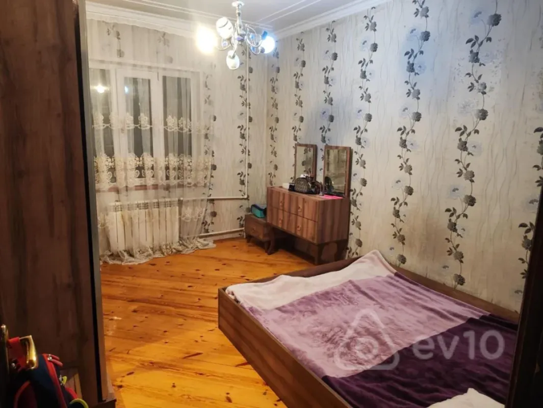 Kirayə verilir 3 otaqlı köhnə tikili 75 m²