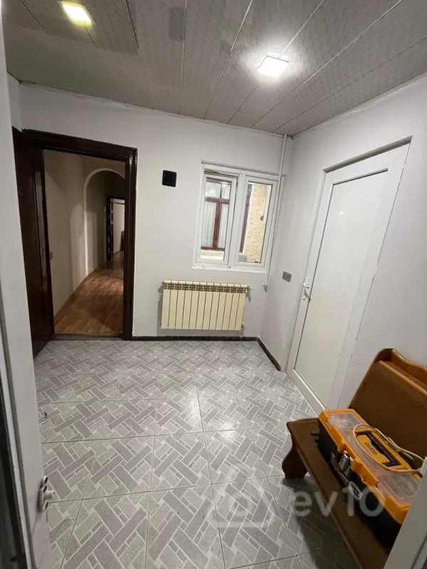 Kirayə verilir 2 otaqlı həyət evi 80 m²