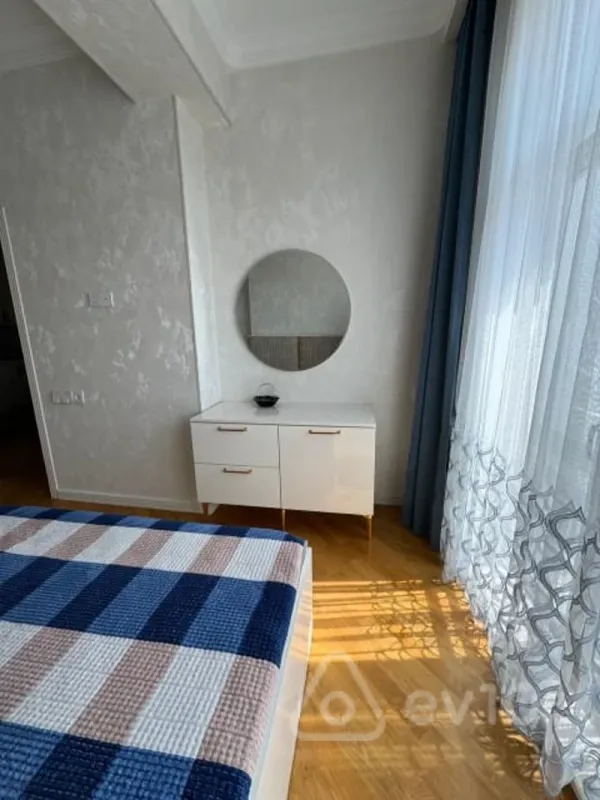 Kirayə verilir 2 otaqlı yeni tikili 85 m²