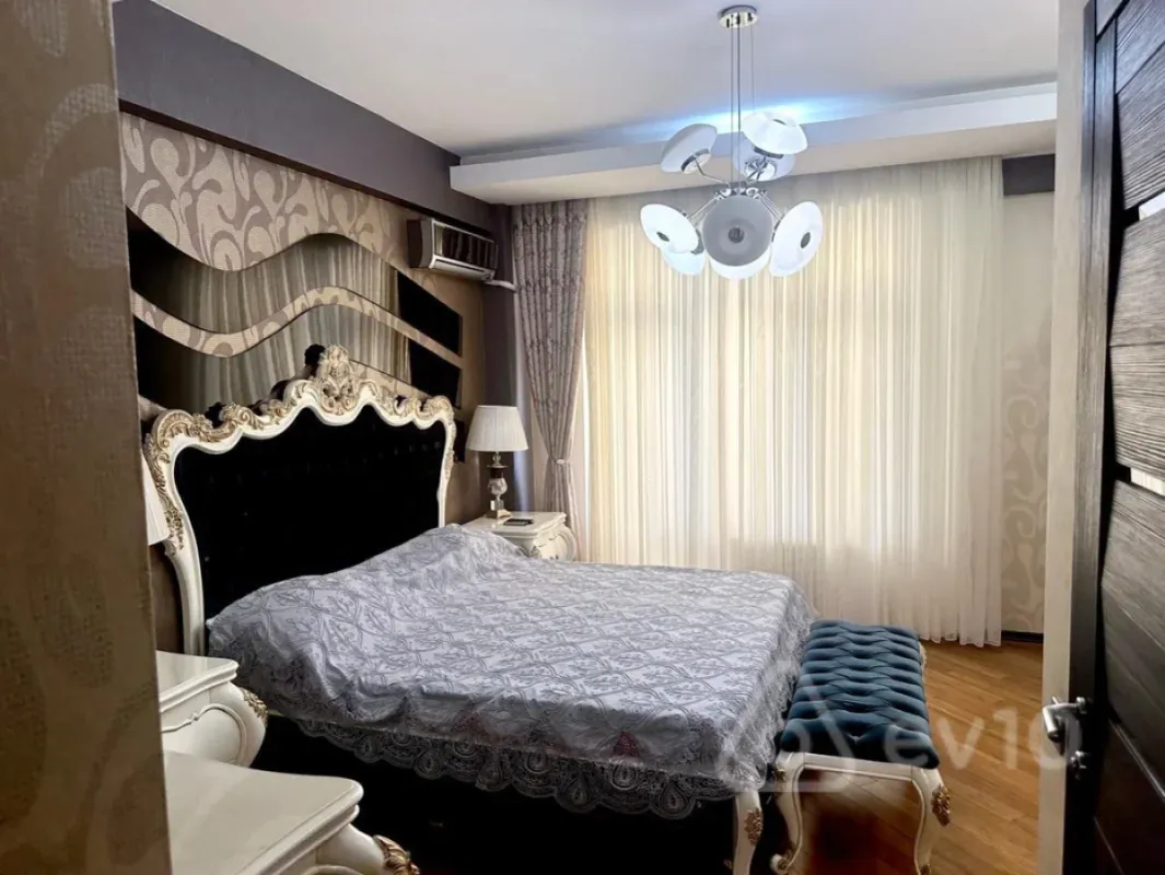 Satılır 3 otaqlı yeni tikili 170 m²