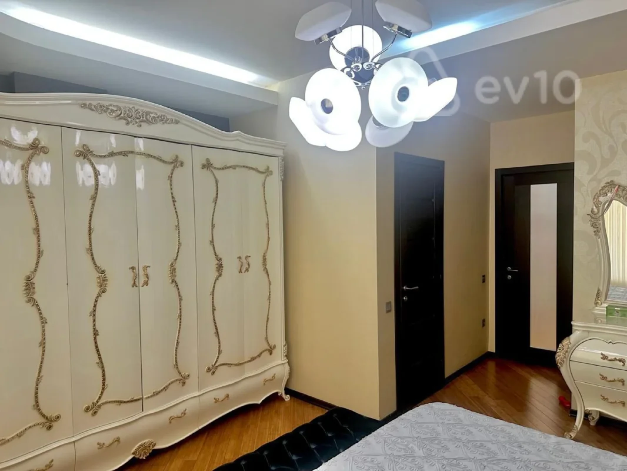 Satılır 3 otaqlı yeni tikili 170 m²