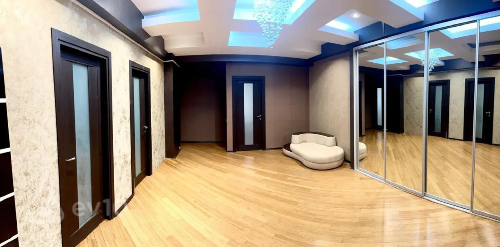 Satılır 3 otaqlı yeni tikili 170 m²