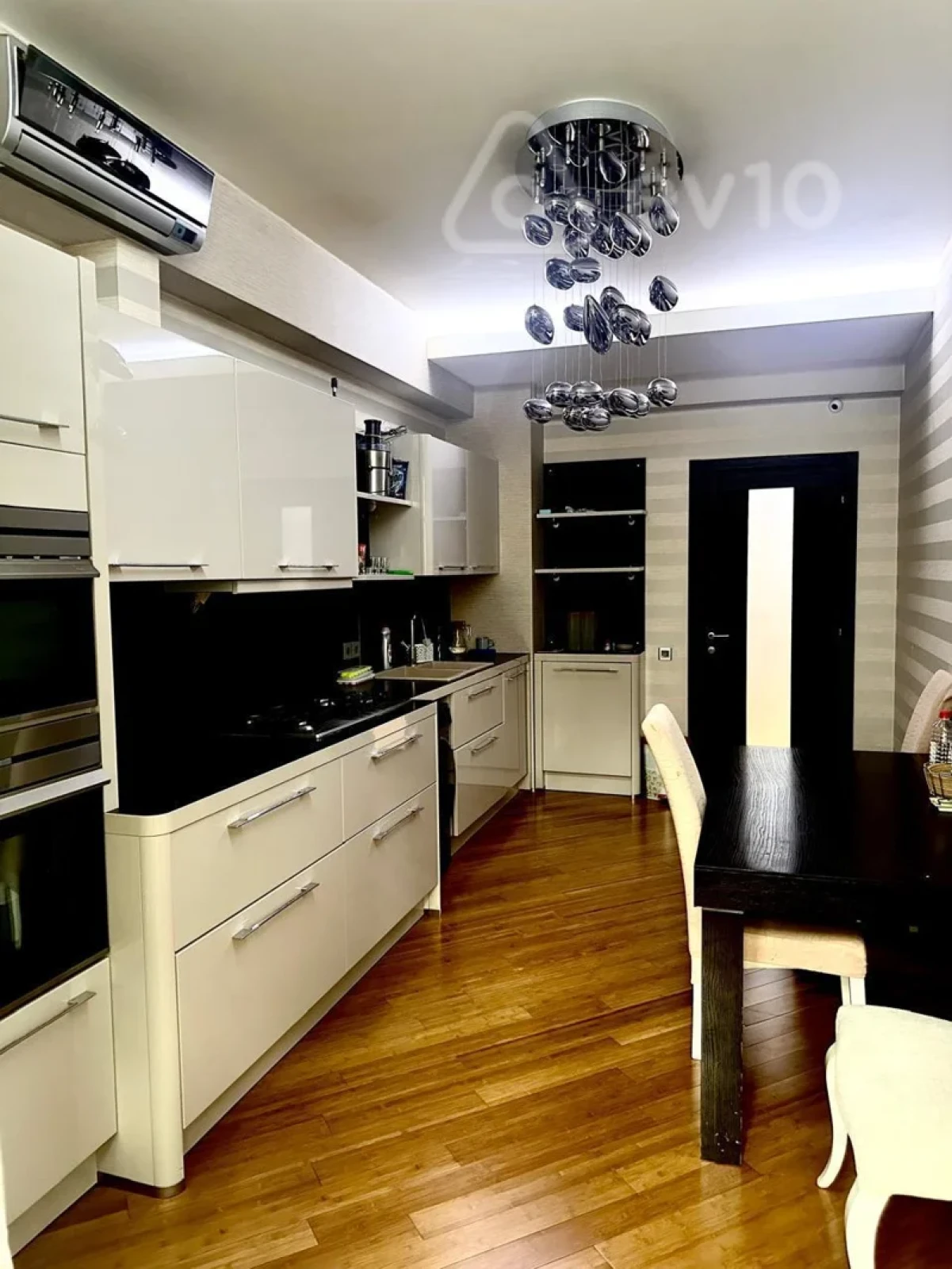Satılır 3 otaqlı yeni tikili 170 m²