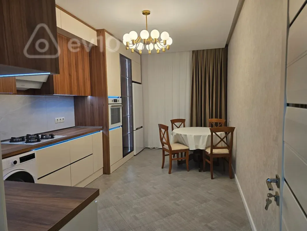 Kirayə verilir 3 otaqlı yeni tikili 110 m²