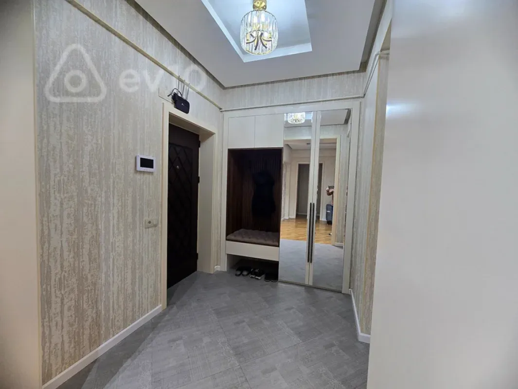 Kirayə verilir 3 otaqlı yeni tikili 110 m²