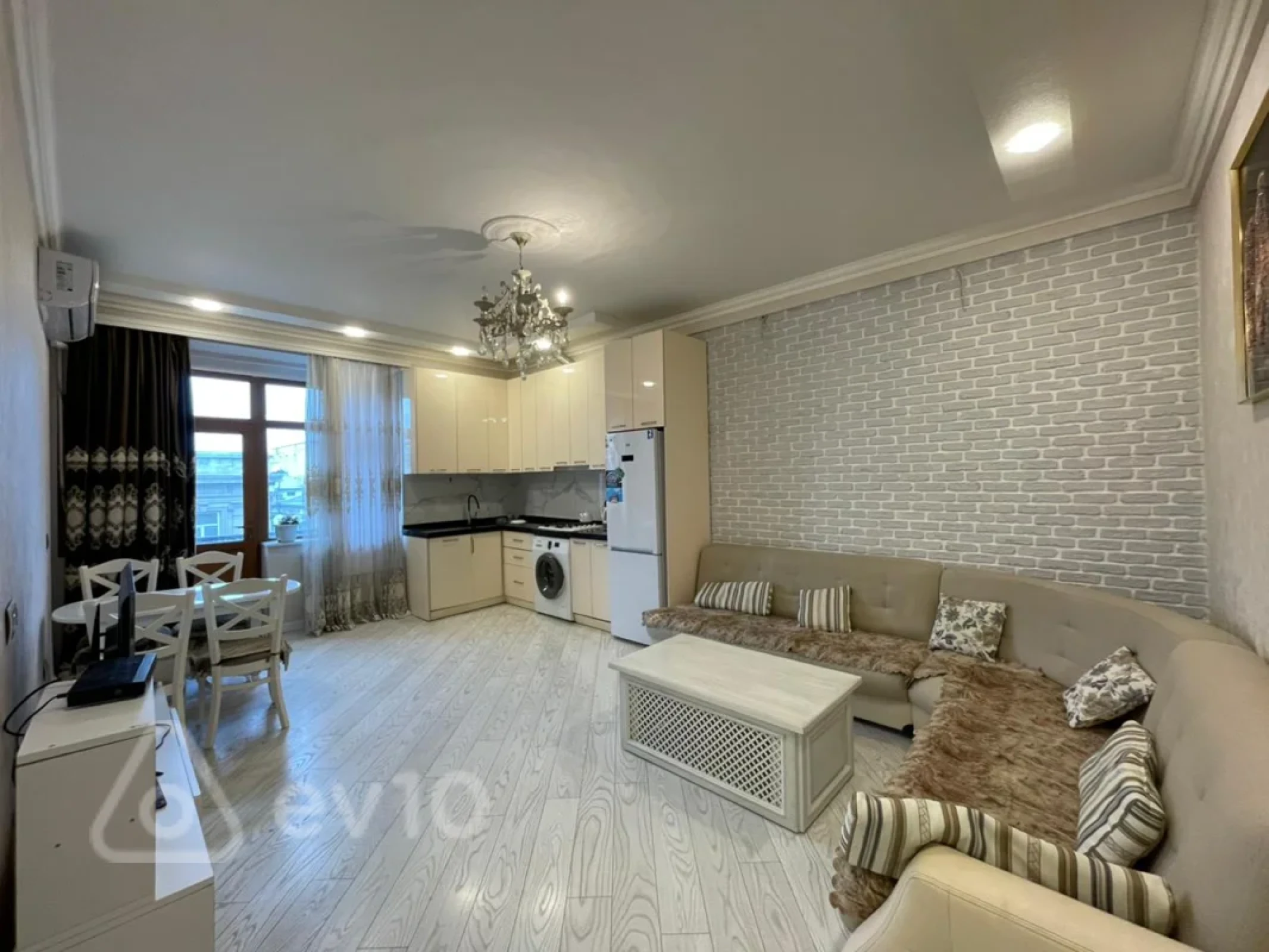 Satılır 2 otaqlı köhnə tikili 53 m²