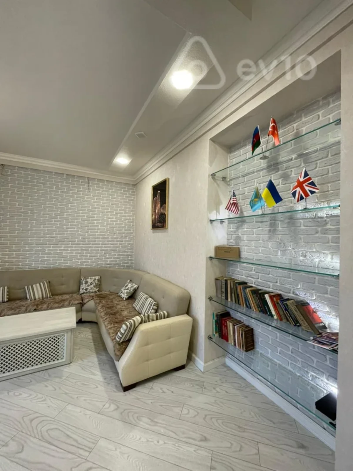 Satılır 2 otaqlı köhnə tikili 53 m²