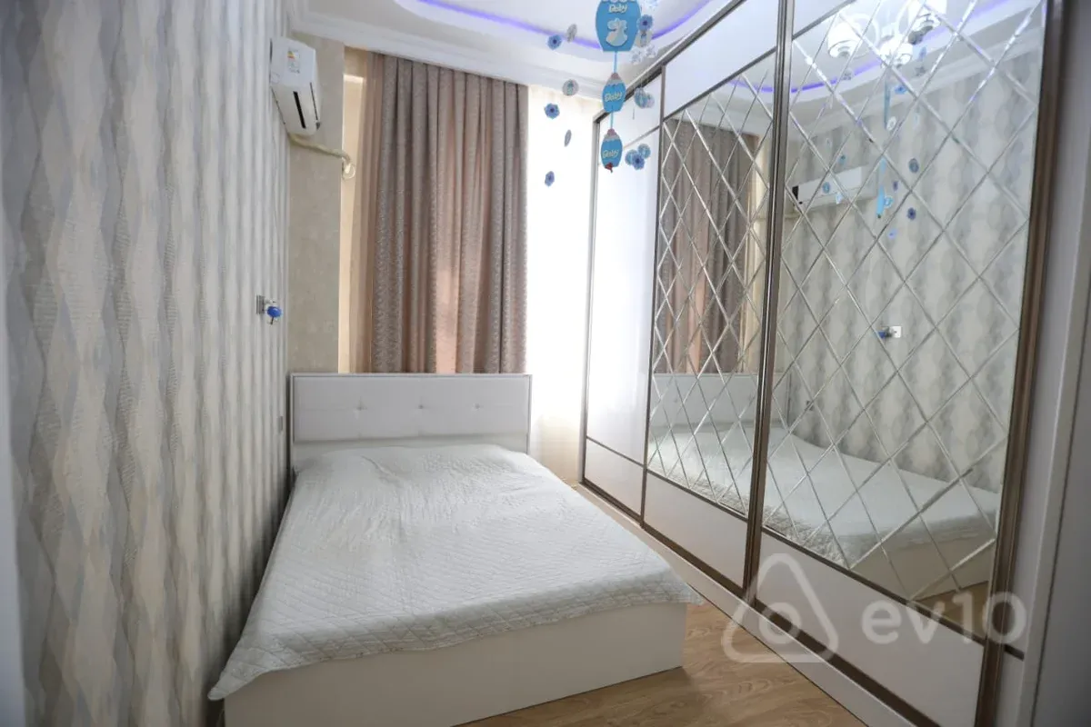 Satılır 3 otaqlı yeni tikili 100 m²