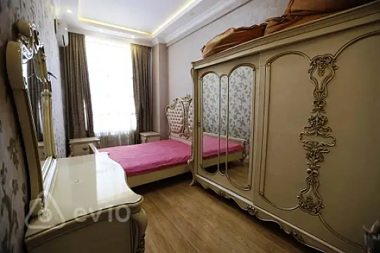 Satılır 3 otaqlı yeni tikili 100 m²