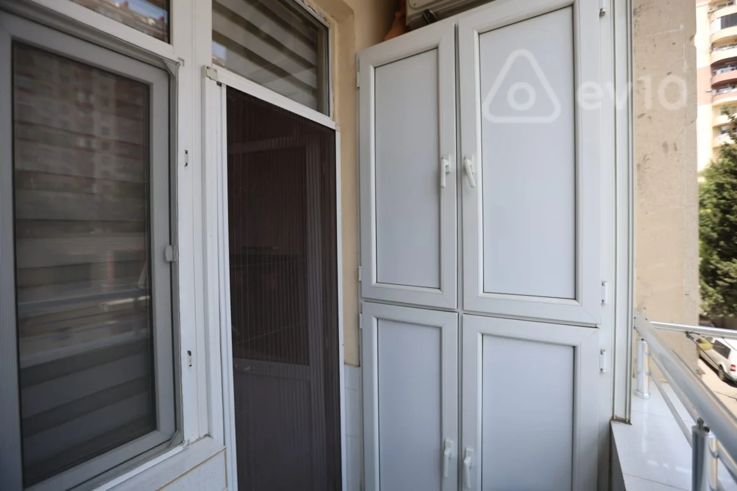 Satılır 3 otaqlı yeni tikili 100 m²