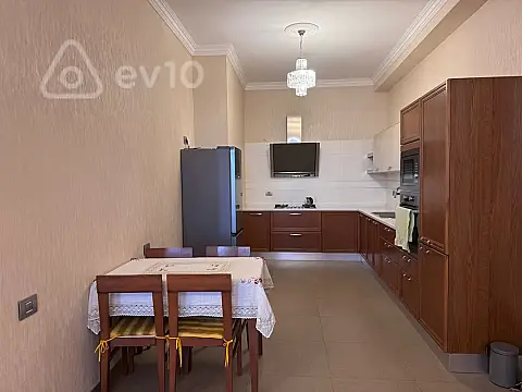Kirayə verilir 2 otaqlı yeni tikili 125 m²