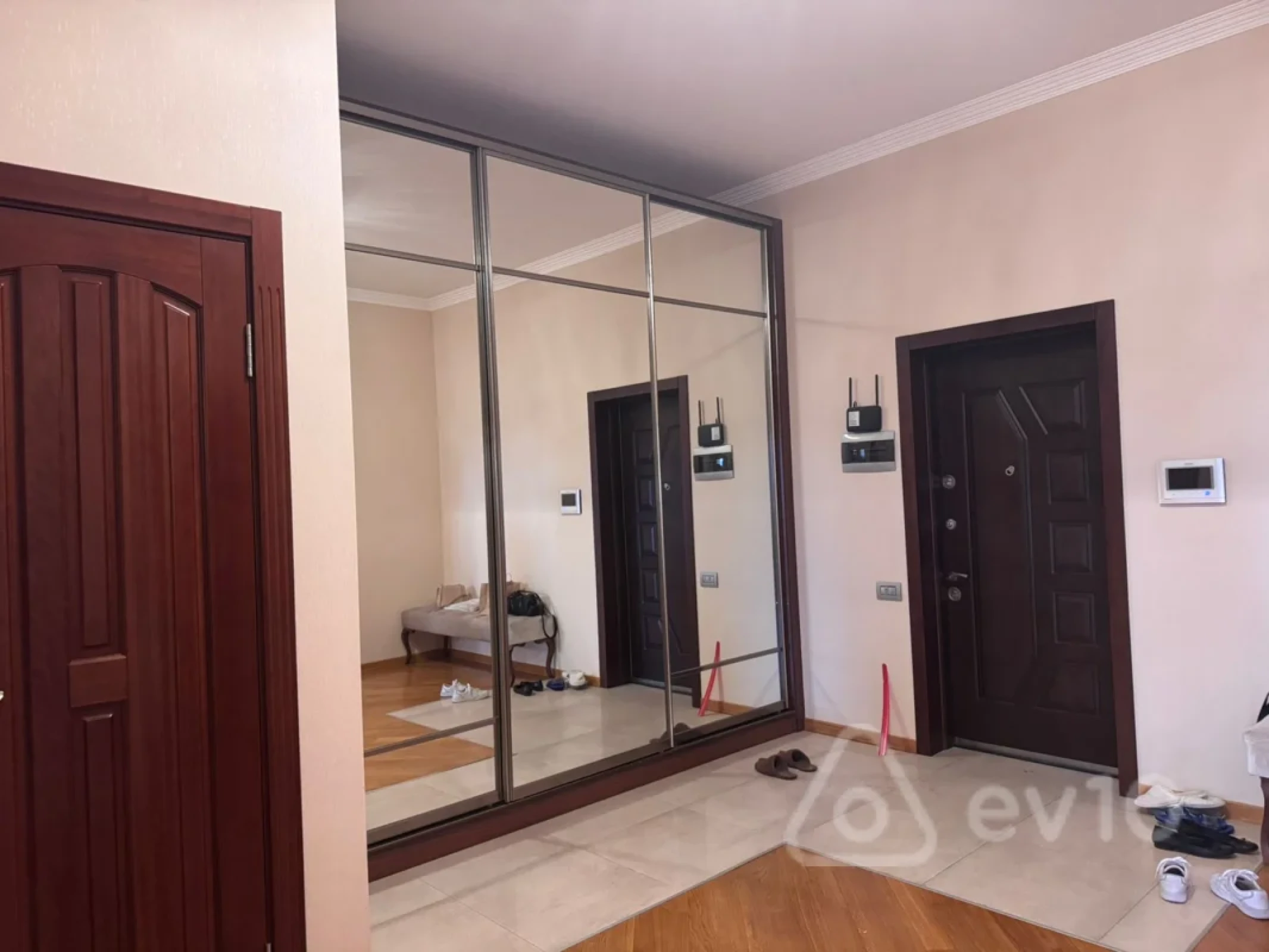 Kirayə verilir 2 otaqlı yeni tikili 125 m²
