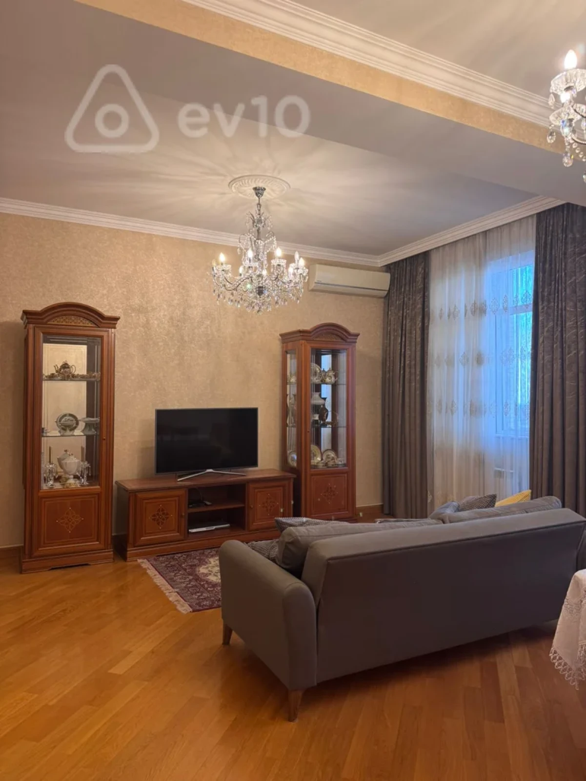 Kirayə verilir 2 otaqlı yeni tikili 125 m²