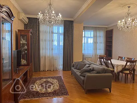 Kirayə verilir 2 otaqlı yeni tikili 125 m²