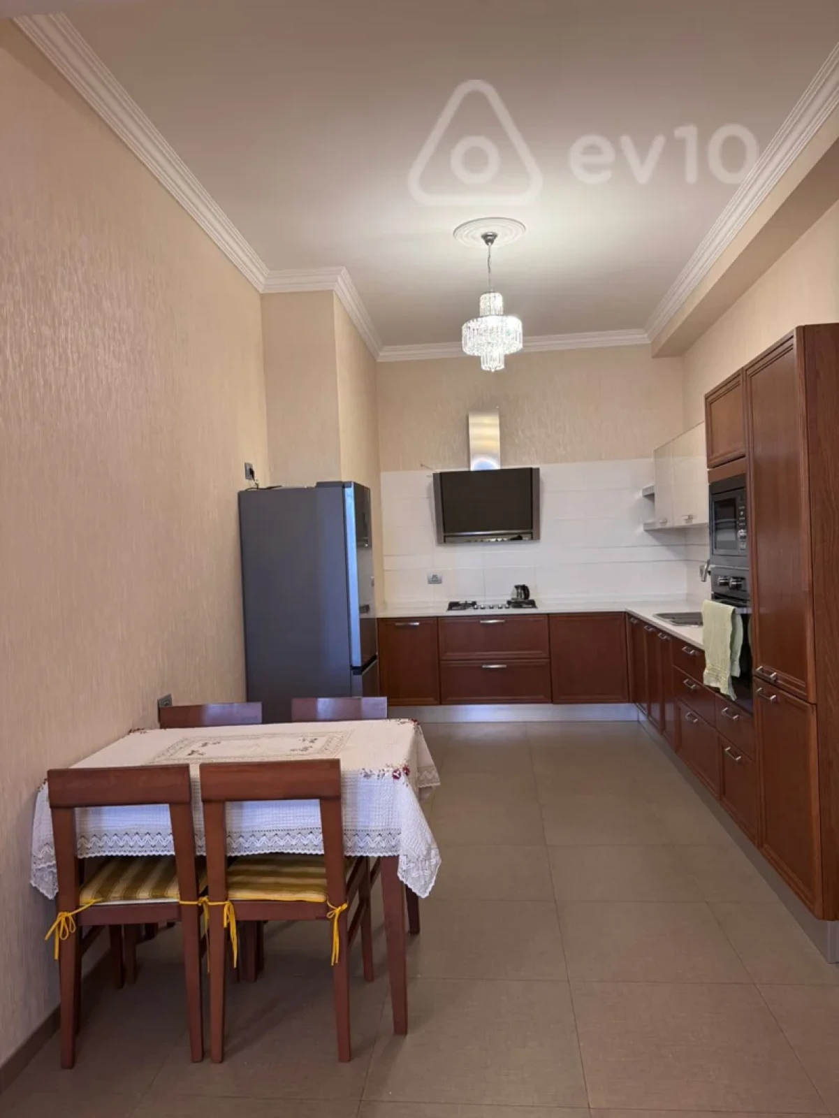 Kirayə verilir 2 otaqlı yeni tikili 125 m²