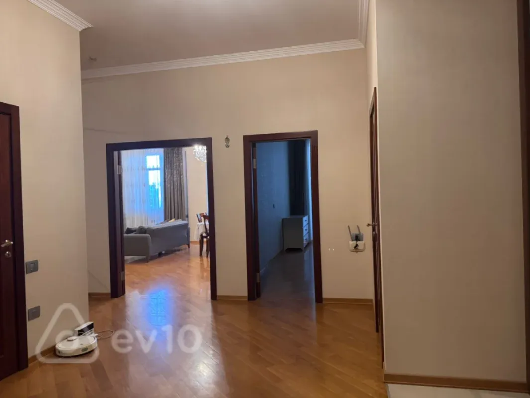 Kirayə verilir 2 otaqlı yeni tikili 125 m²