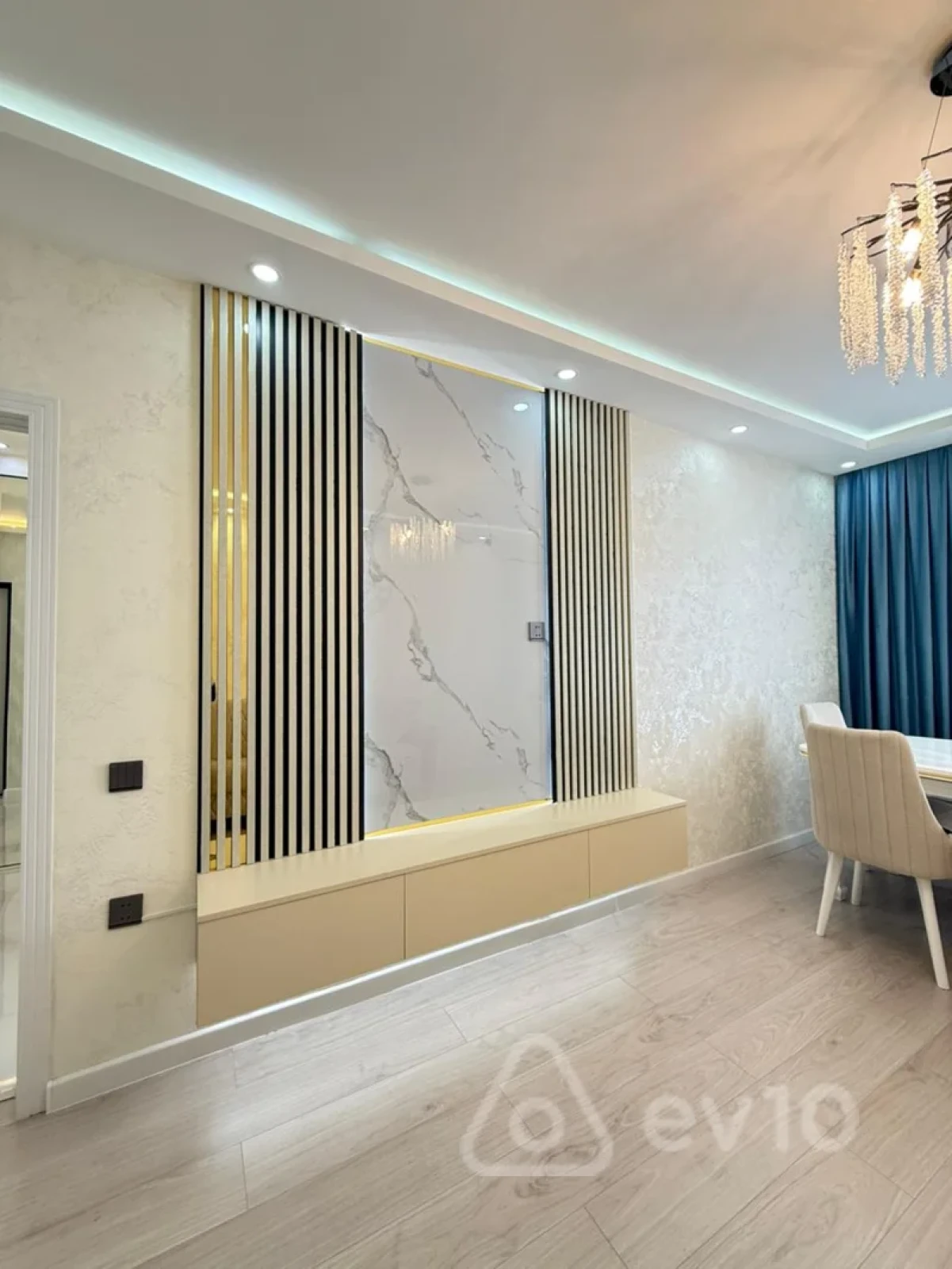 Satılır 2 otaqlı köhnə tikili 60 m²