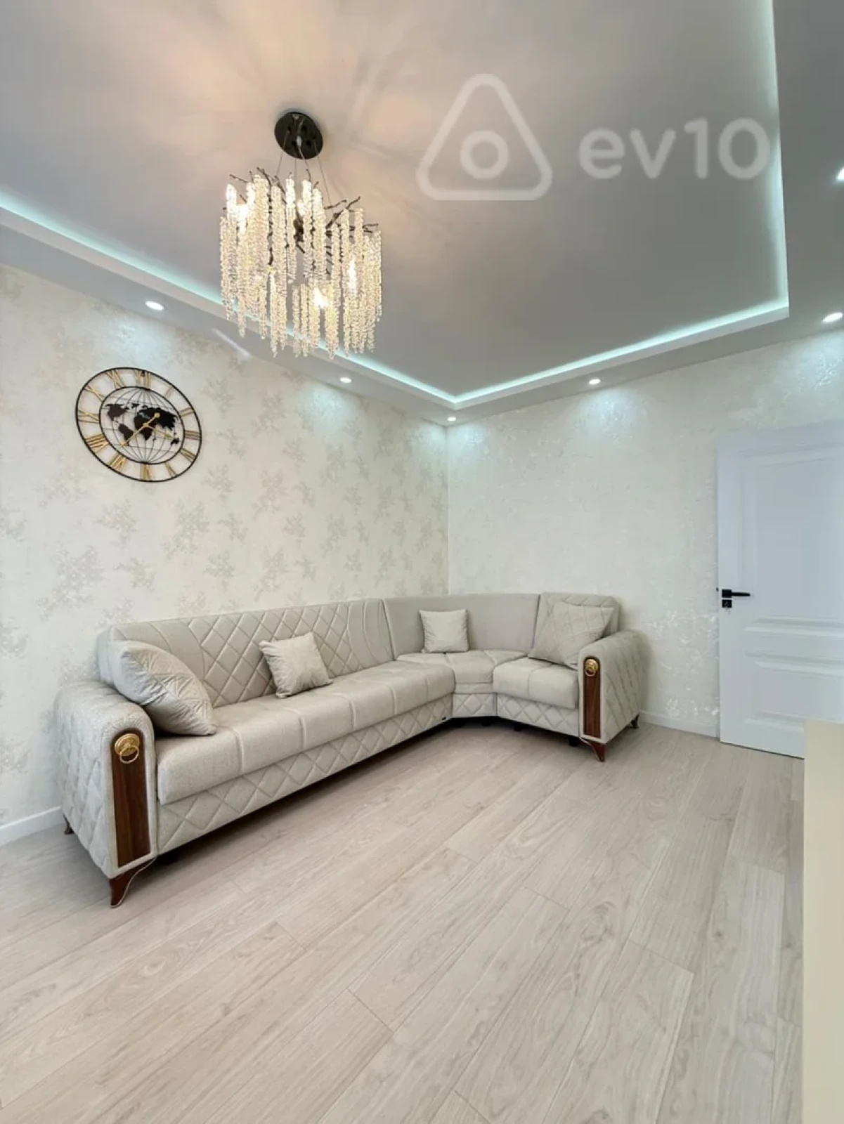 Satılır 2 otaqlı köhnə tikili 60 m²