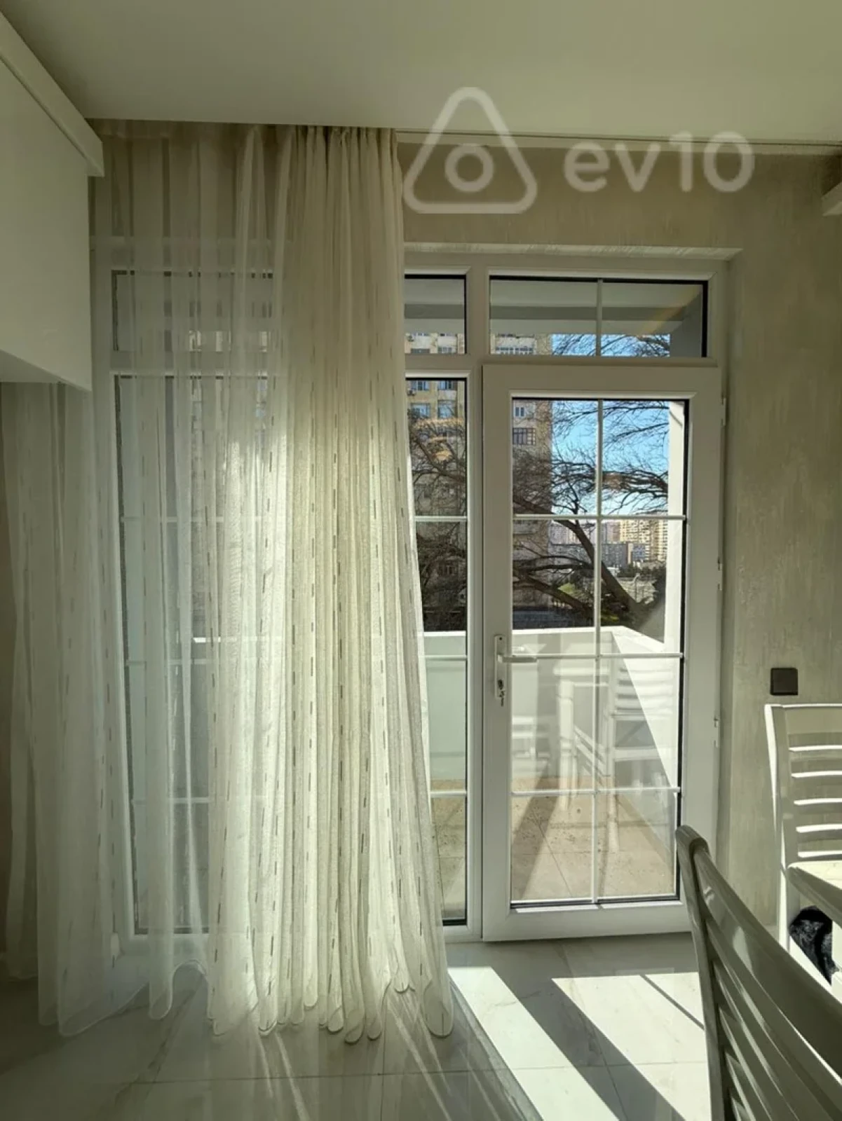 Satılır 2 otaqlı köhnə tikili 60 m²