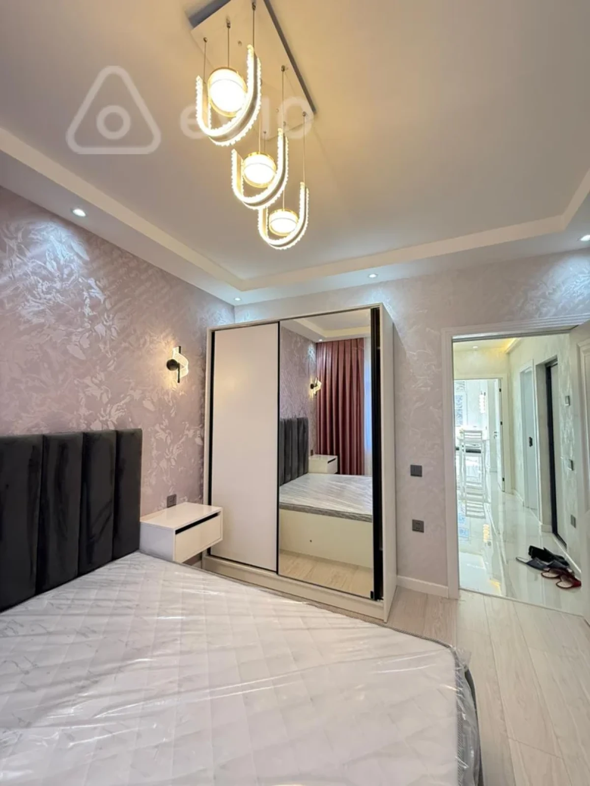 Satılır 2 otaqlı köhnə tikili 60 m²